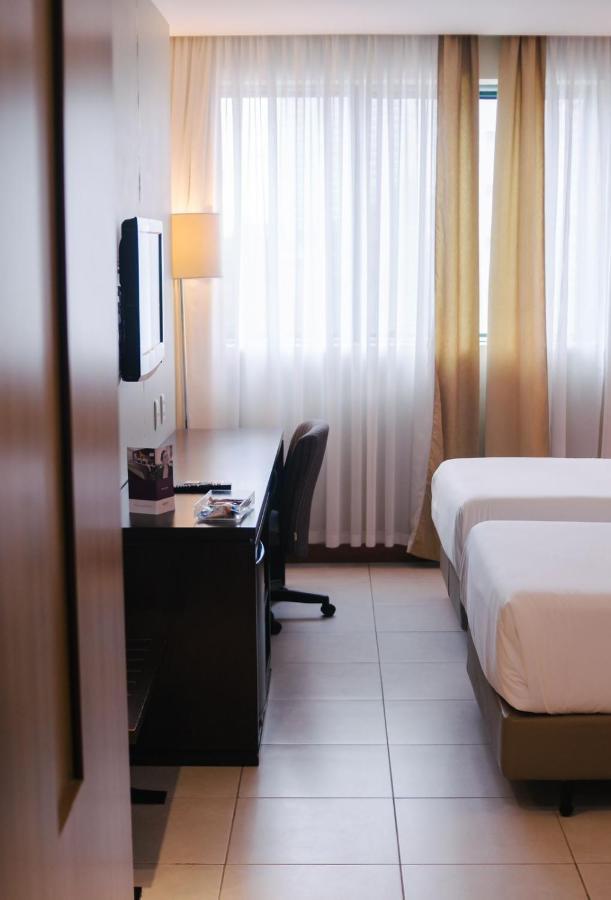 Mercure Salvador Pituba Esterno foto